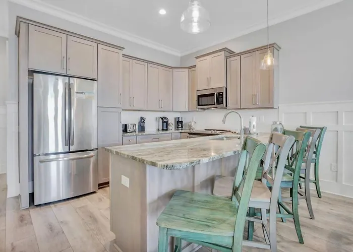 Porpoise-full Life Spacious W Ith Pool Holiday home Gulf Shores